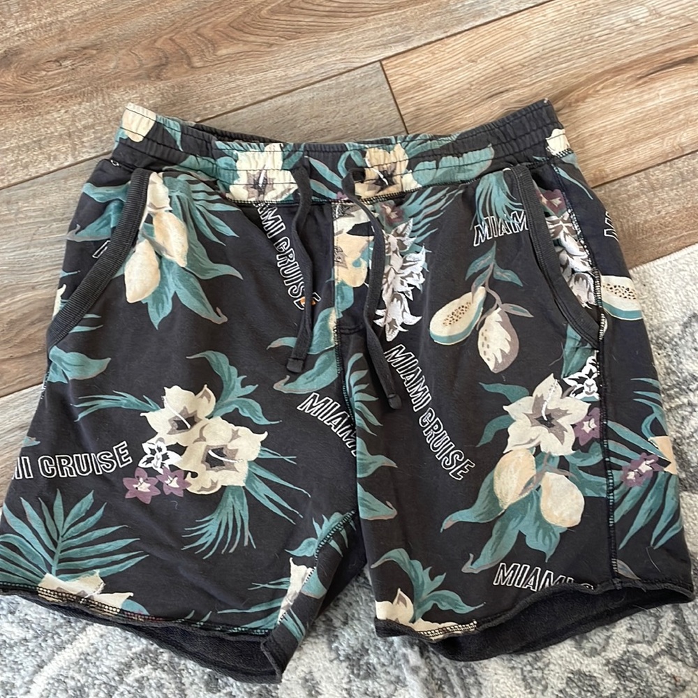 Men’s H&M sweat shorts size L